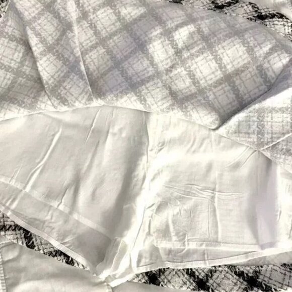 Mustard Seed Black and White Plaid Mini Skirt with built in shorts Size Medium - Picture 5 of 10